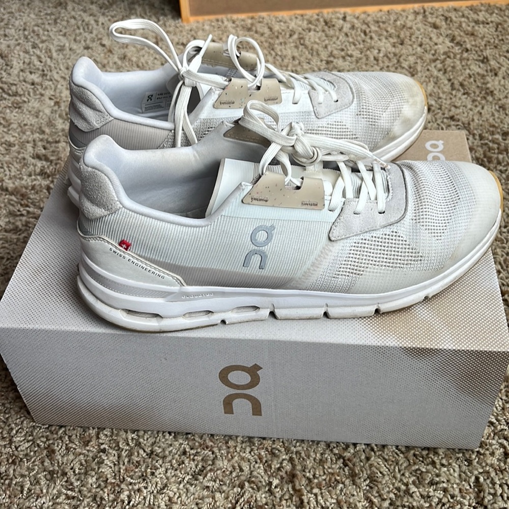 On Cloud women’s shoes